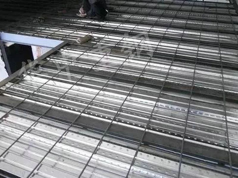 【华中重钢】钢结构楼板混凝土施工方案