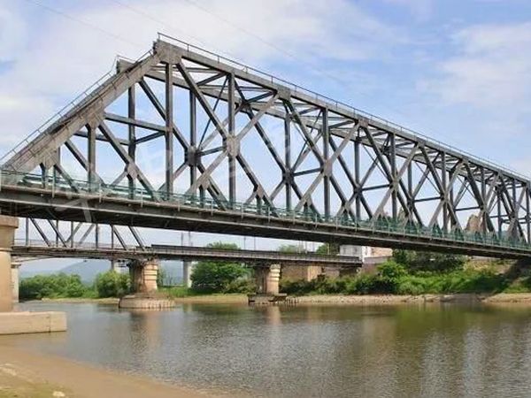 【华中重钢】钢结构桥梁如何保证施工质量？