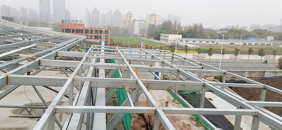 安庆市十四中学迁址新建工程风雨操场钢结构工程