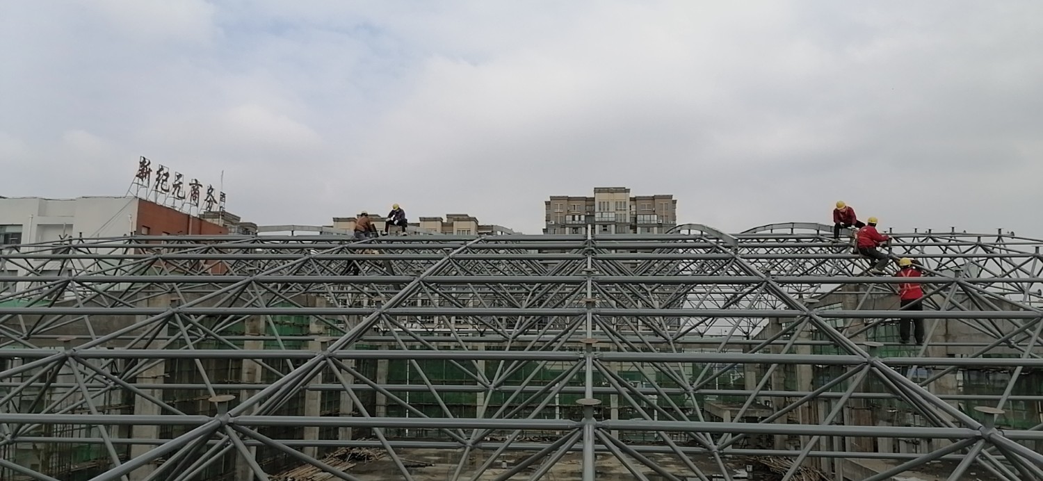 山东华中重钢工程案例——安庆市十四中学迁址新建工程风雨操场钢结构工程