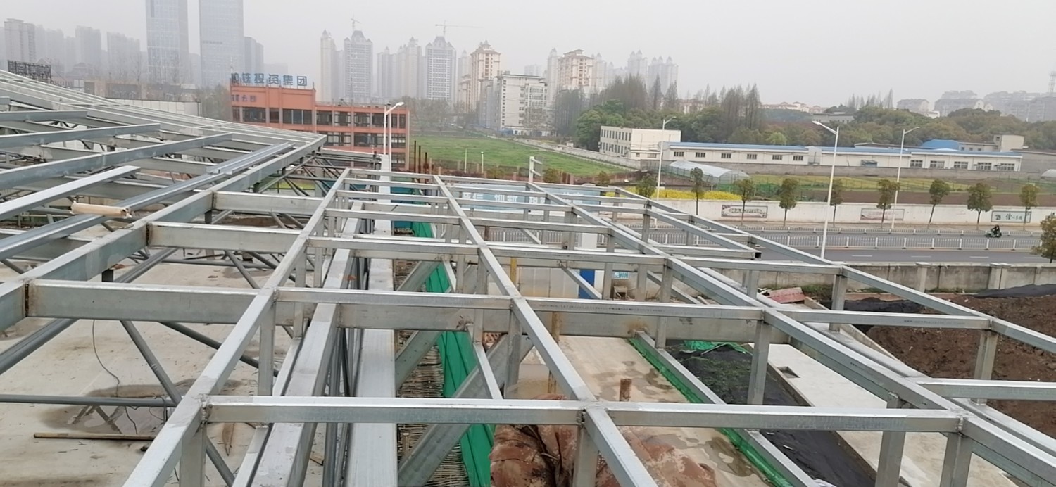 山东华中重钢工程案例——安庆市十四中学迁址新建工程风雨操场钢结构工程